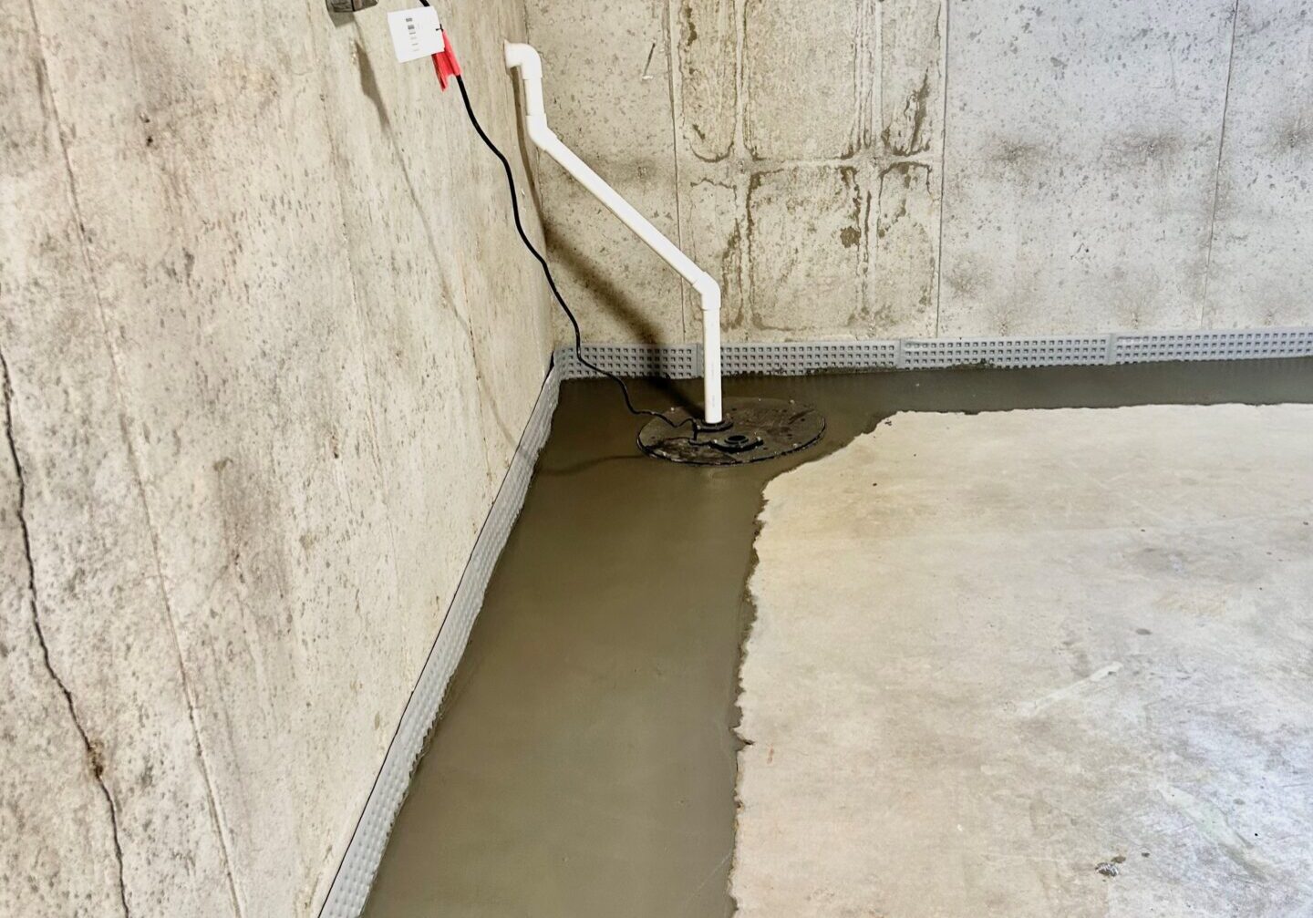 Sump-Pump-Installation-Basement-Waterpoofing-St.-Louis-Stratum-Structural-Systems-1-landscape-6c31731523a12e06b3384bece762c0ee-07v1mpliyb2x.jpg
