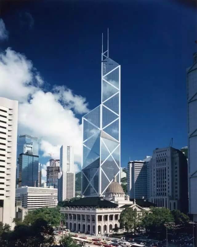 (Hong Kong Bank of China Building)